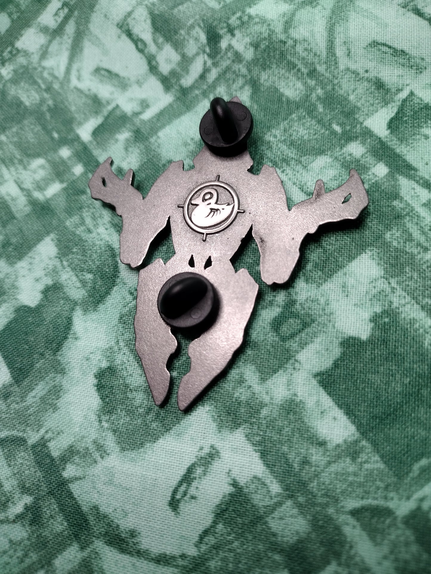 Thrall statue 3D pin